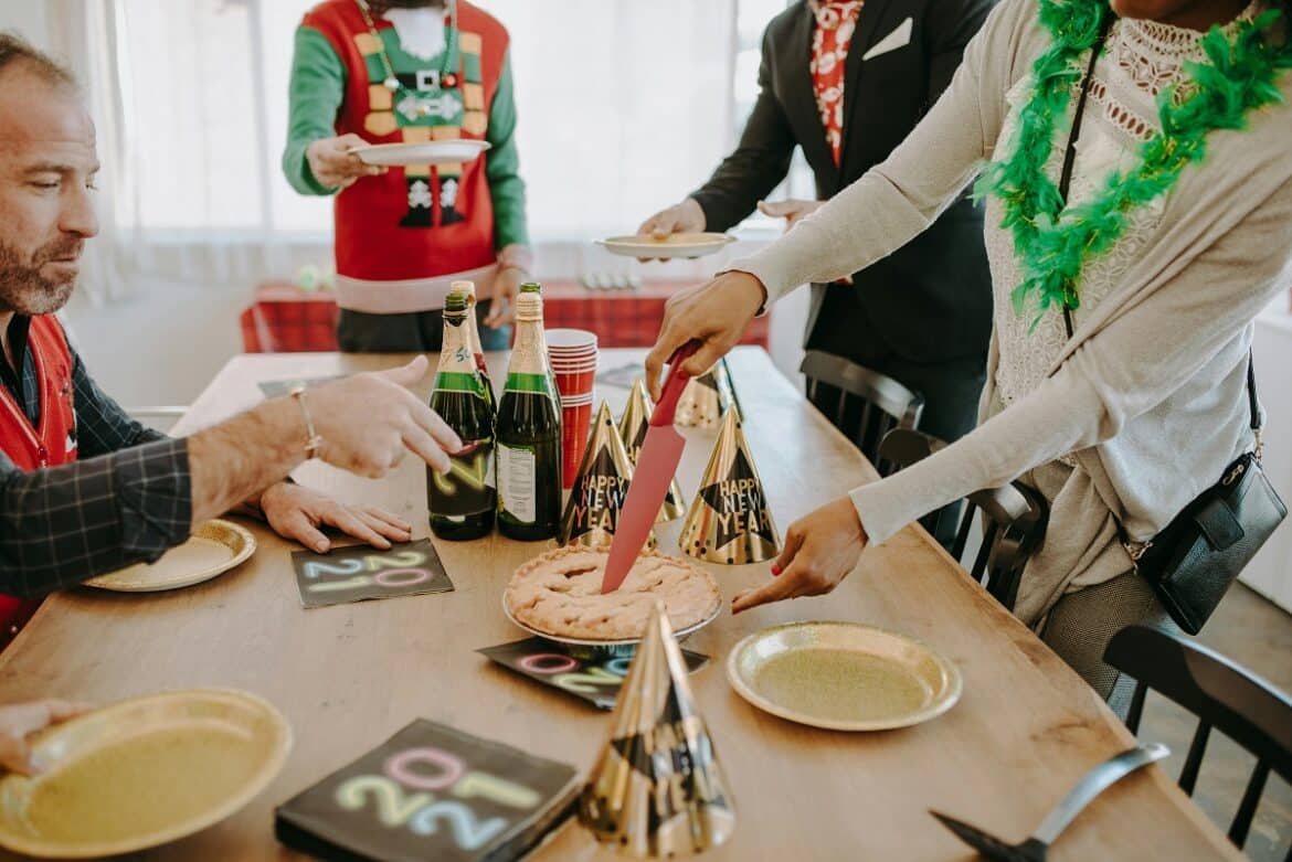 Noel 2023 : Comment organiser un repas de Noël en entreprise ? - La