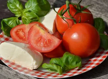 Pause déjeuner : 3 idées de salades fraîches pour manger healty à midi